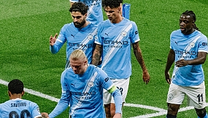 Manchester City 4 golle kazandı