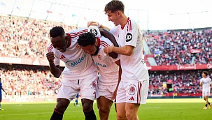 Sevilla evinde güle oynaya kazandı!