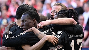 Şampiyon Bayern 3-0'dan döndü!