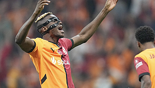 Osimhen için 125 milyon euroluk teklif! Reddedildi