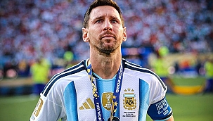 Finale damga vuran göz yaşları: Lionel Messi