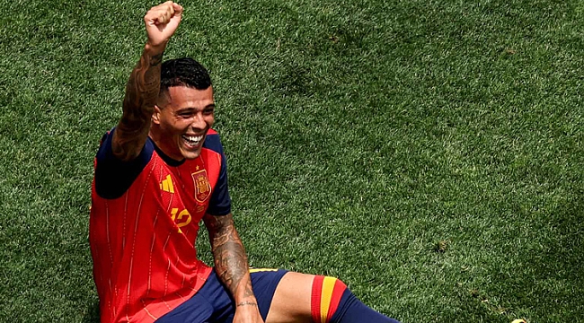 İspanya çok rahat son 16'da!