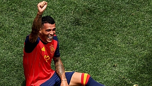İspanya çok rahat son 16'da!