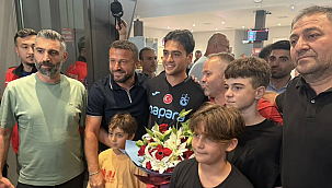 Trabzonspor'un yeni transferi imza için geldi