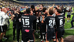 Beşiktaş, Kadıköy'de geriden gelip kazandı
