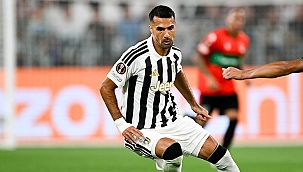 Zeki Çelik attı, Juventus 3 puanı 5 golle aldı