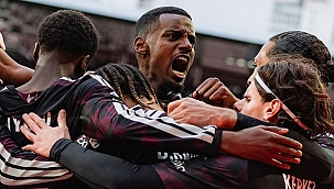 Liverpool, 3 puanı geriden gelerek aldı