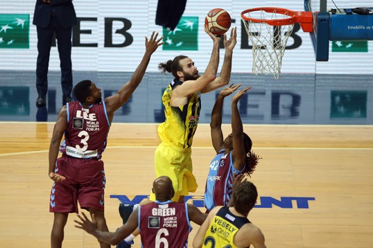 Fenerbahçe'den bir geri dönüş daha: 98-78