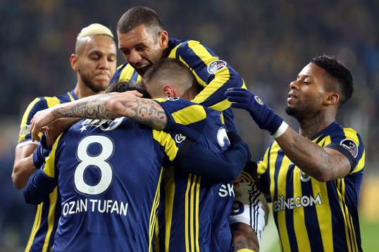 Fenerbahçe 'yarışa devam' dedi