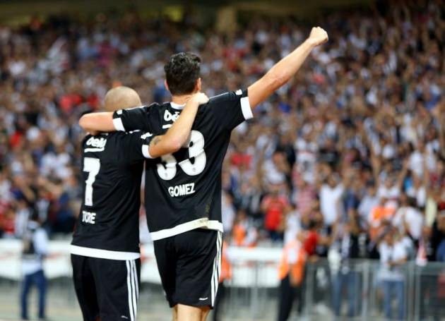 Beşiktaş kapıları açtı: Eve dönün