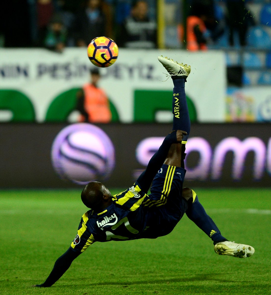 Sow coştu F.Bahçe fark attı: 1-5