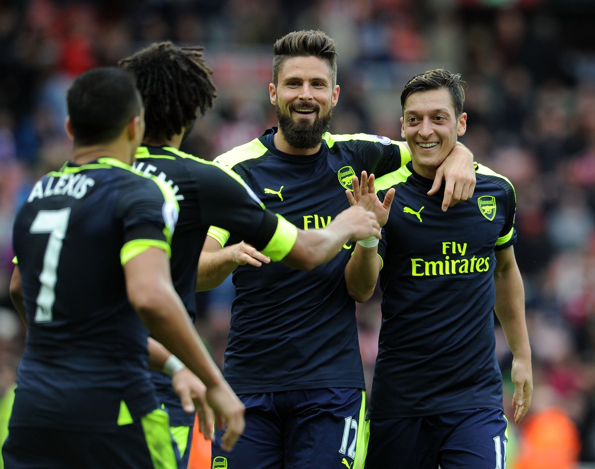 Arsenal şampiyonluğa koşuyor: 4-1
