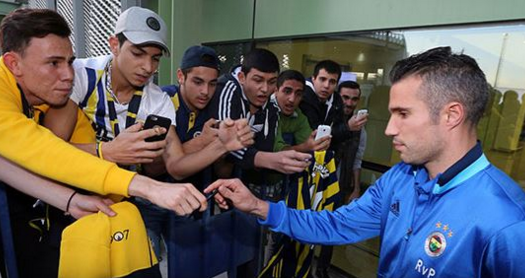 İzmir'de Ali Koç başkan tezahüratı