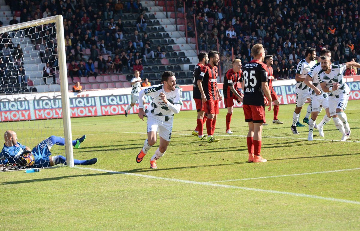 Konyaspor zıpkın gibi: 0-3