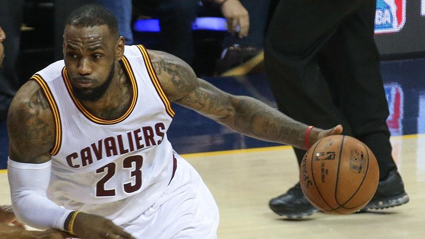 King James muhteşem başladı