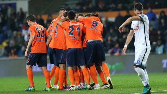 Başakşehir yeniden lider: 2-1