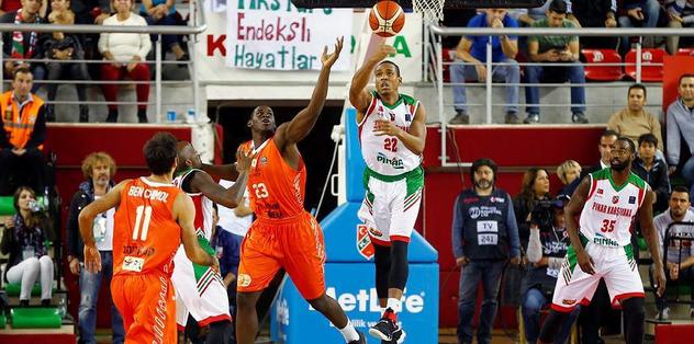 Karşıyaka Maccabi engelini aştı: 84-75