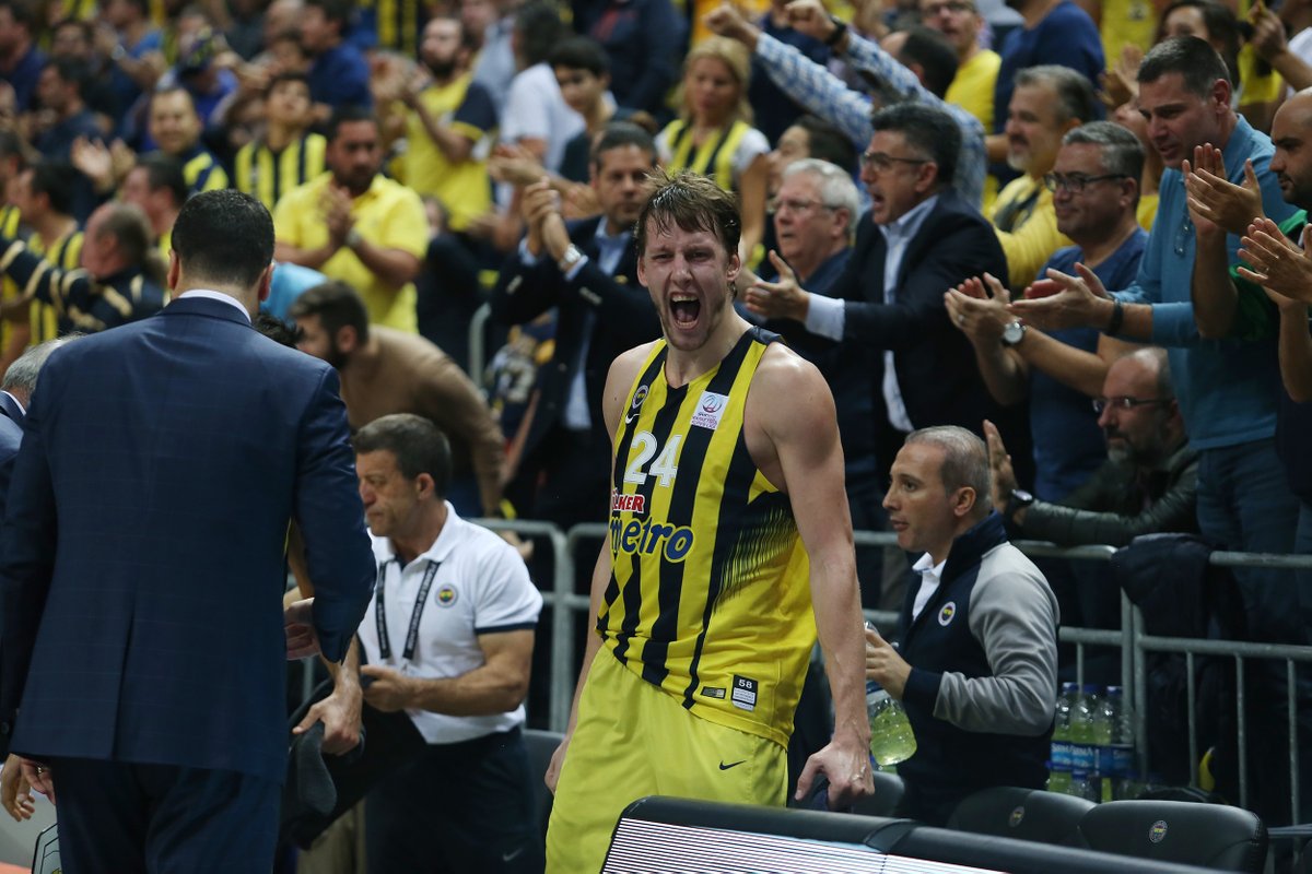 Fenerbahçe rahat kazandı: 92-74