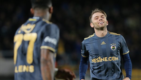 Karavaev'e ilk maçında tam not