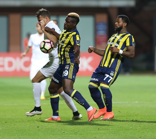 Emenike'de Lens'in katkısı büyük