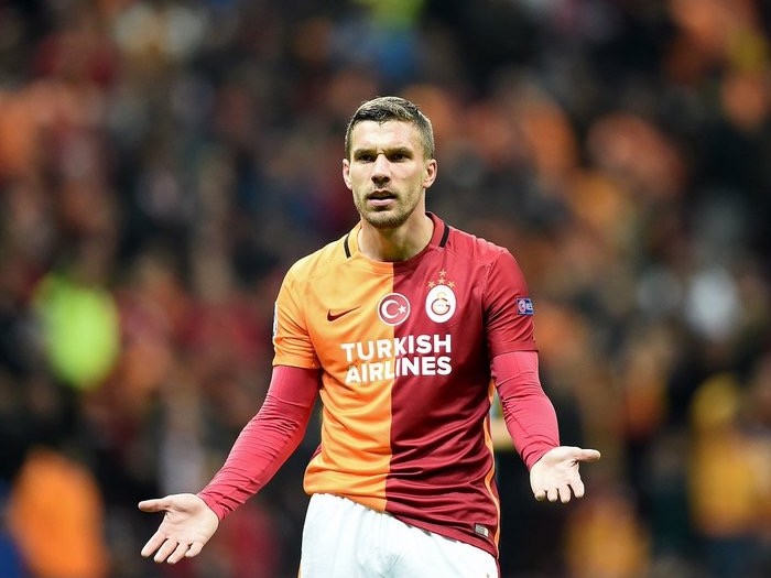 Podolski'ye Çin'den inanılmaz teklif