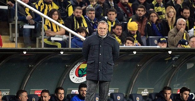 Advocaat Yönetim'den üç oyuncu istedi