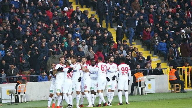Antalyaspor Gaziantep'i açılışta üzdü: 0-3