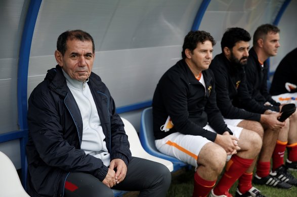 Dursun Özbek'ten Riekerink sözleri