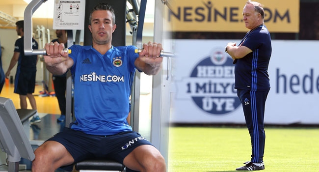 Advocaat: v.Persie şu an hazır değil