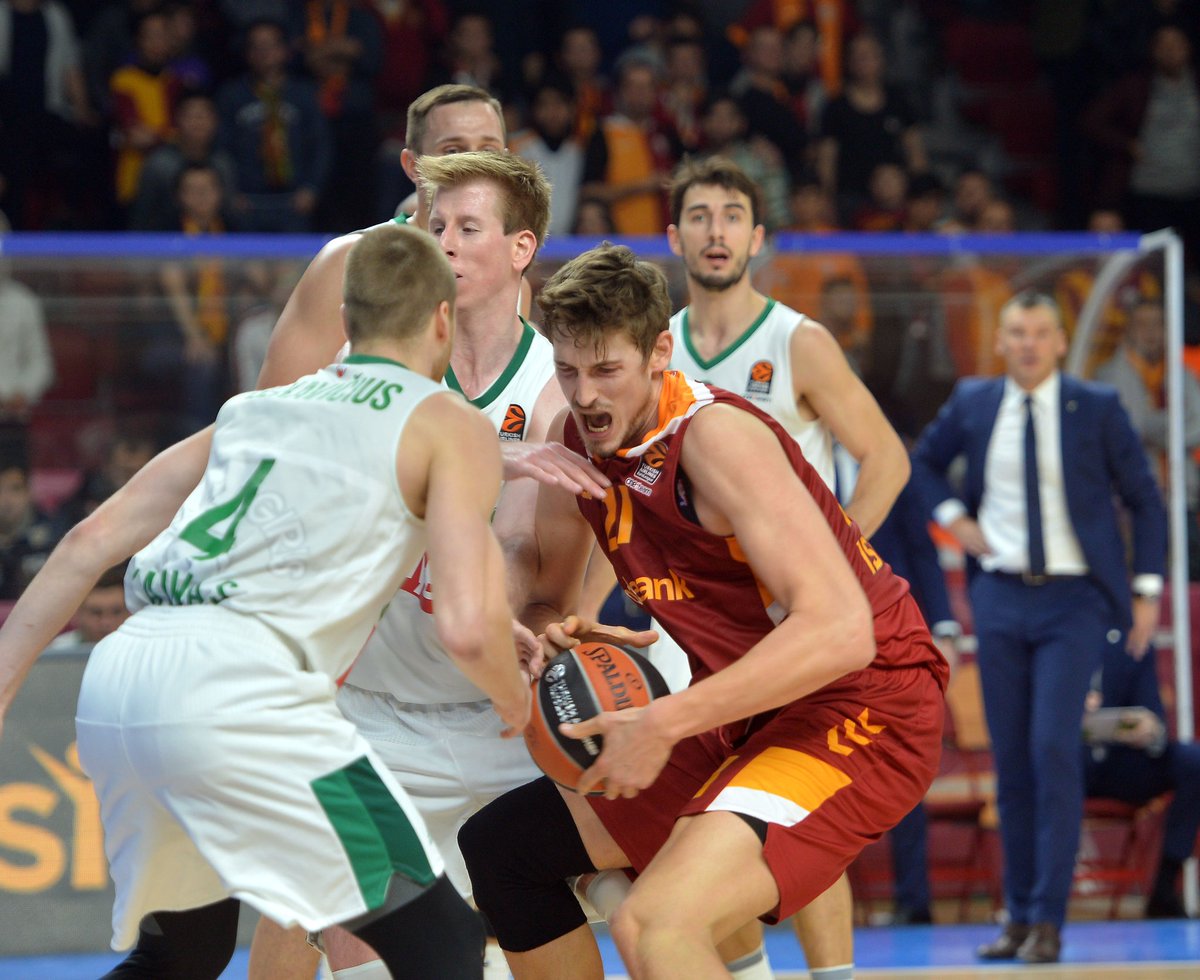 Galatasaray Odeabank kendine geldi: 88-79