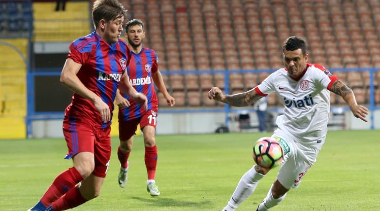 Gol düellosu Karabükspor'un: 3-2