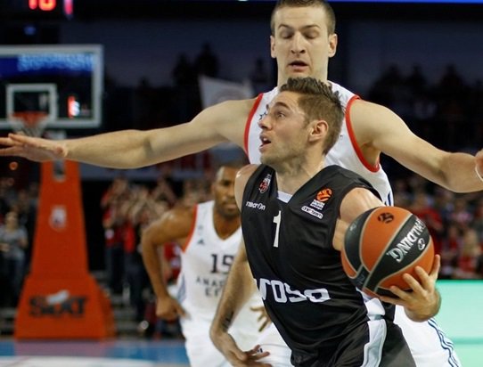 Anadolu Efes'e beklenmedik darbe: 83-91