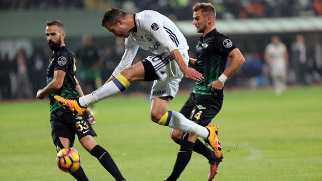 Van Persie hastanelik oldu