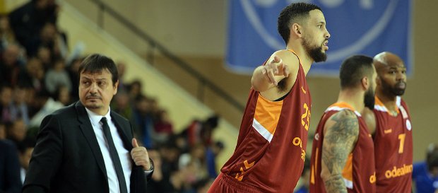 Ergin Ataman'dan imalı tweet'ler