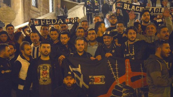 Beşiktaş taraftarına saldırı