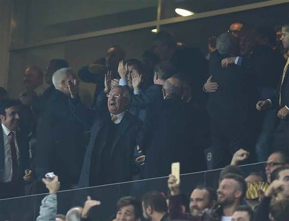 Aziz Yıldırım kendinden geçti