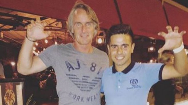 Riekerink derbi öncesi Kartal pozu verdi