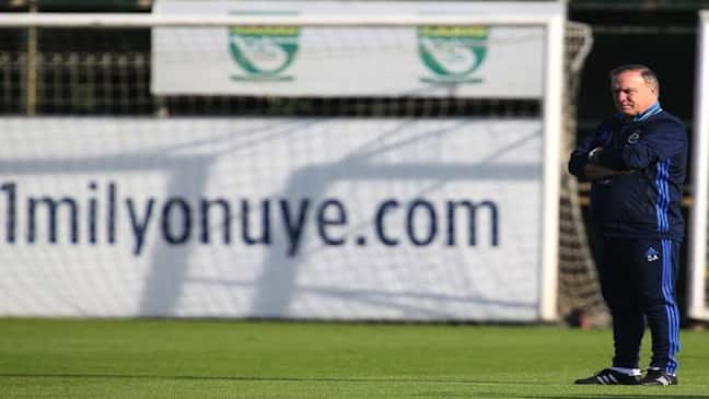 Fenerbahçe'den Dirk Advocaat açıklaması