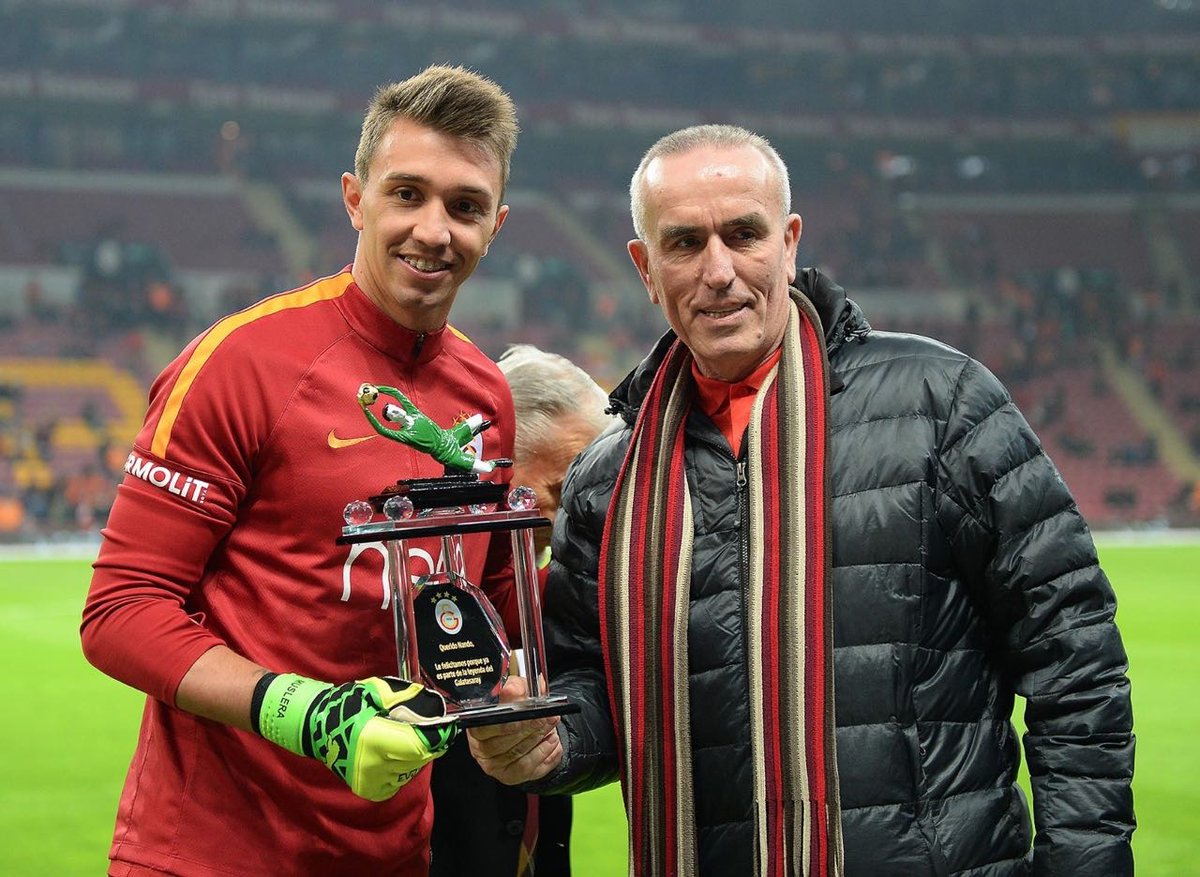 Muslera rekoru egale edecek