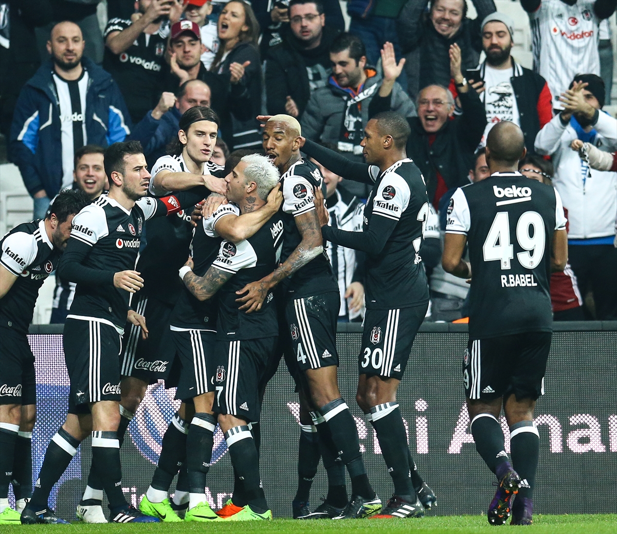 Beşiktaş'tan zirveye ambargo: 3-1