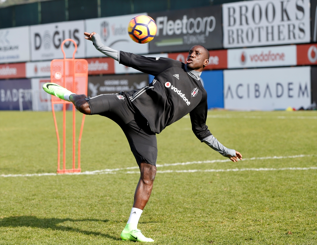Demba Ba İstanbul'da