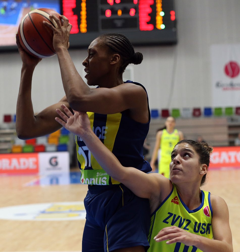 Fenerbahçe deplasmanda Praha'ı devirdi!