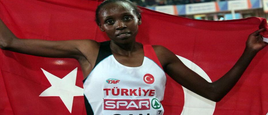 Yasemin 40 yıllık rekoru kırarak gümüş aldı