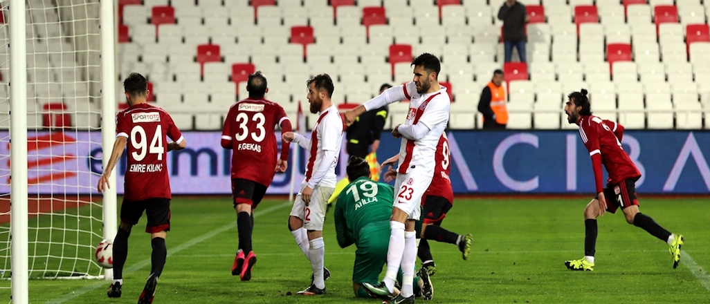 Sivasspor avantaj kaçırdı