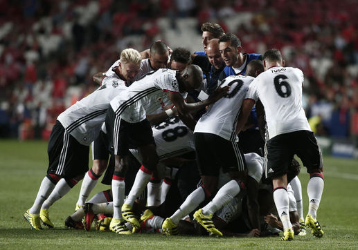 Beşiktaş'tan oyunculara büyük jest!