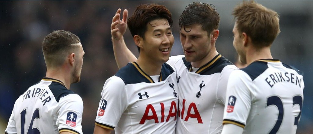 Tottenham farklı turladı