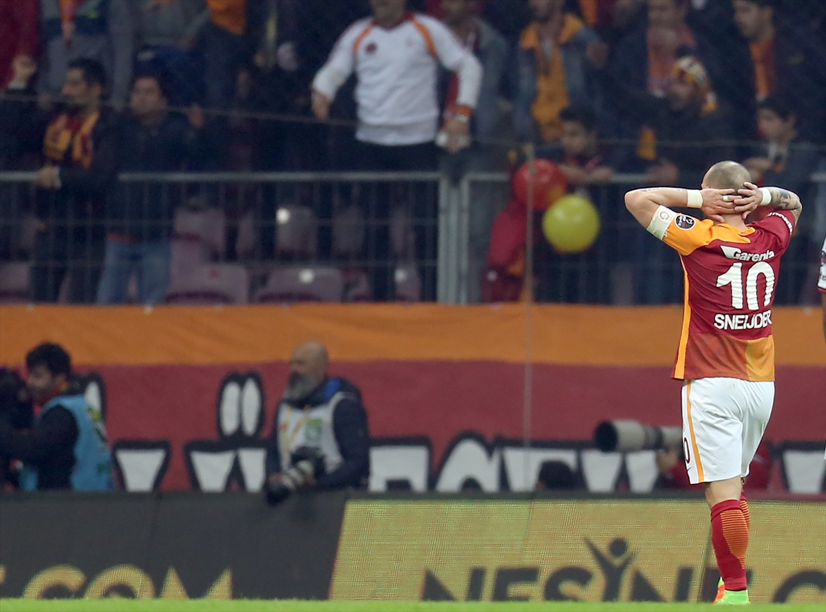 Tudor Sneijder'den ne istiyor?