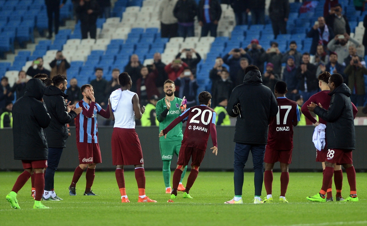 Trabzonspor ışık saçıyor: 1-0