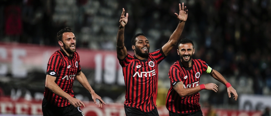 Gençlerbirliği Akhisar'ı Claro ve Aydın'la geçti