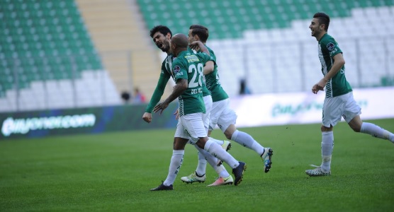 Bursaspor son dakikada hayat buldu